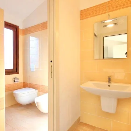 アパートホテル With Private Pool In Just 500 Meters From The Sea 4*